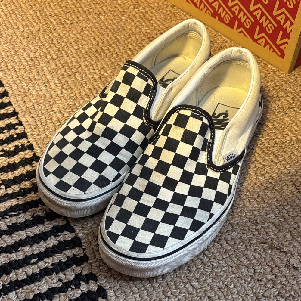Vans Womens Slip-On Checkerboard Sneakers - Black & White
